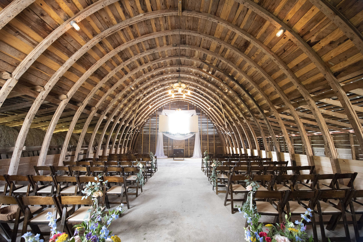 Round Top Barn Ceremony, Lynn Cummings Photography